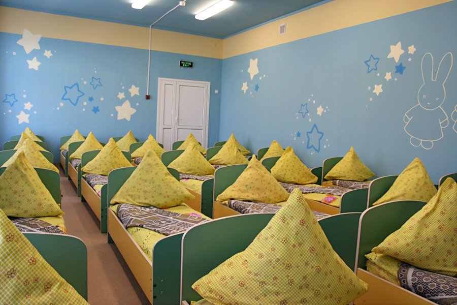 Оформление спальни в детском саду